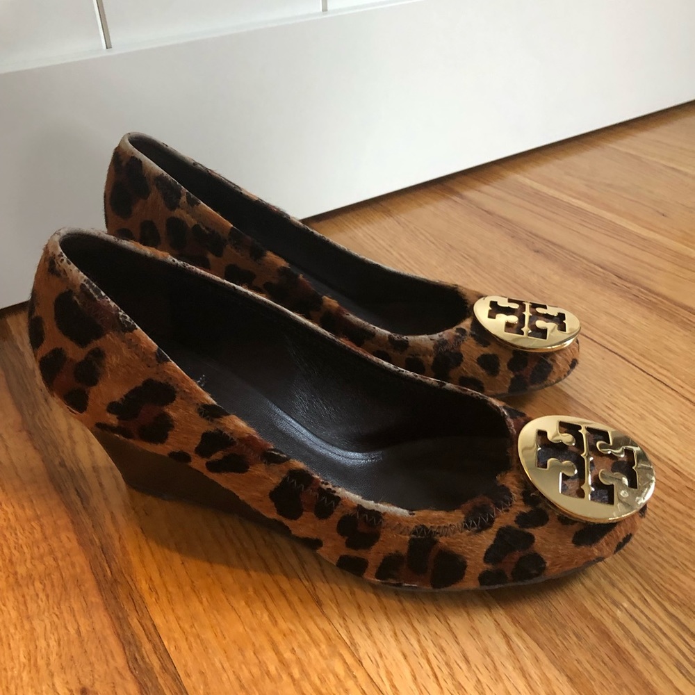 Tory Burch Sally Wedge Size 8.5